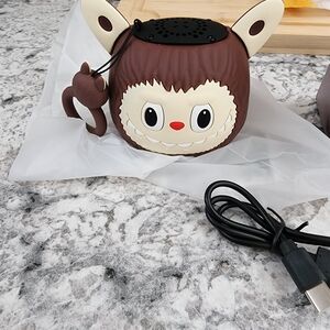 New Cute Brown and Cream Animal Speaker With Bluetooth And More.